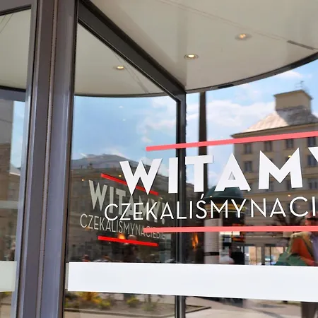 华沙老城宜必思酒店