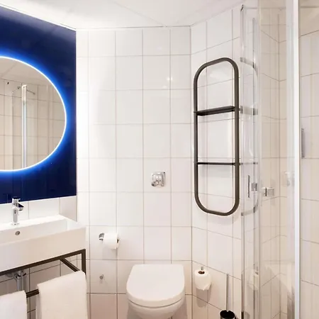 Ibis Stare Hotell 3*