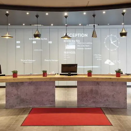 Ibis Stare Hotell 3*