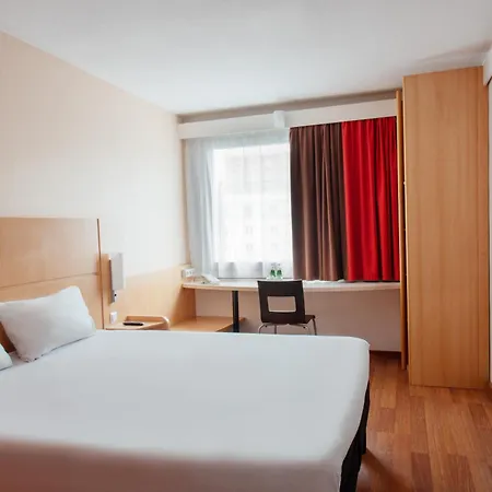 Ibis Stare 3* Варшава